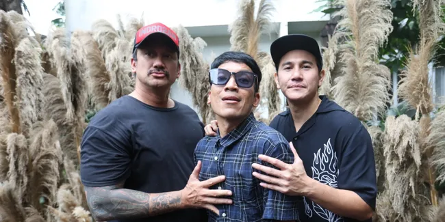 Desta Merasa Sangat Mirip Mendiang Dono, Terkejut Saat Berkaca