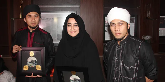 Detik-Detik Umi Pipik Terima Pinangan Medina