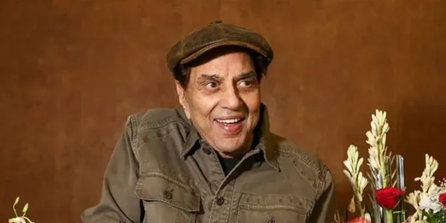 Dharmendra Aktor Legendaris Bollywood Masuk RS, Keluarga Bantah Kondisinya Kritis