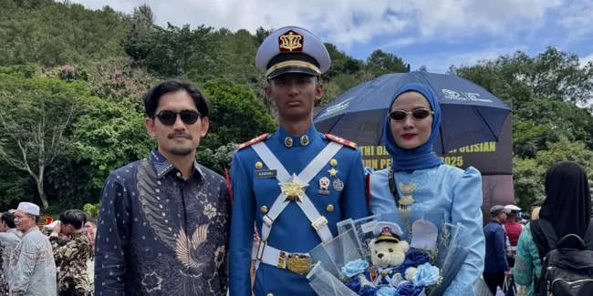 Dhofin Putra Ibnu Jamil Wisuda Prabhatar Akademi TNI