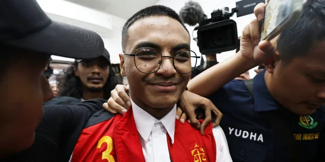 Dituduh Beli Obat Aborsi buat Lolly, Vadel Badjideh Cuma Tertawa