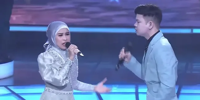 Duet Faul Gayo & Mila Bikin Merinding Panggung D'Academy 7 Top 10