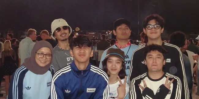 Duta Sheila on 7 Liburan Bareng Keluarga, Nonton Oasis di Melbourne