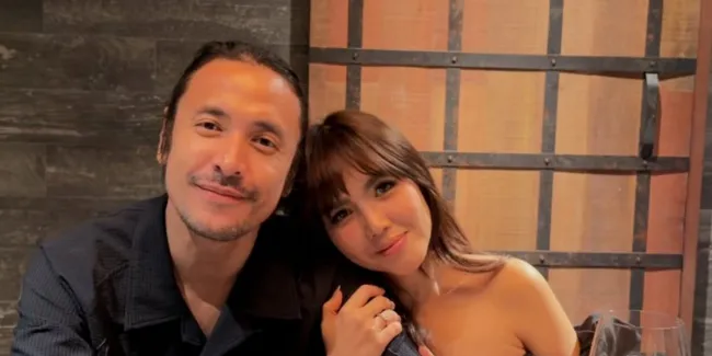 Ello-Cindy Maria Rayakan Wedding Anniversary yang ke-4: Upgrade Cincin Kawin