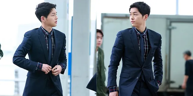 FOTO: Airport Fashion Song Joong Ki, Ganteng Berjas Bak Model