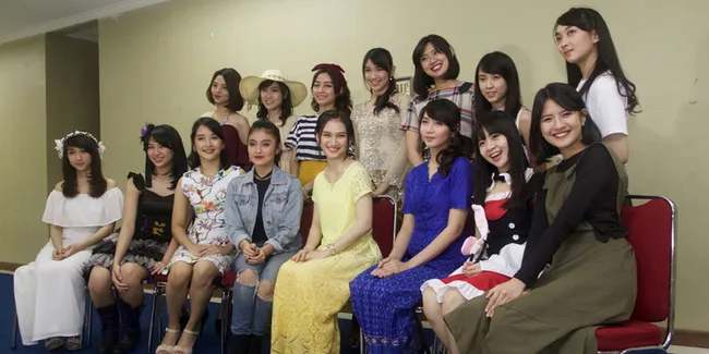 FOTO: Event Handshake 'Begginer' Yang Penuh Dengan Kejutan