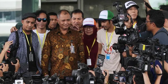 Foto-Foto Saat Slank 'Menodong' Ketua KPK, Apa Reaksinya?