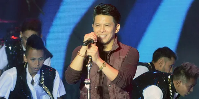 FOTO: Gemerlap Konser NOAH, Sam Bimbo Sukses Kejutkan Ariel