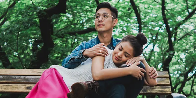 FOTO: Honeymoon Junior - Putri Titian di Jepang, Ciuman Mesra