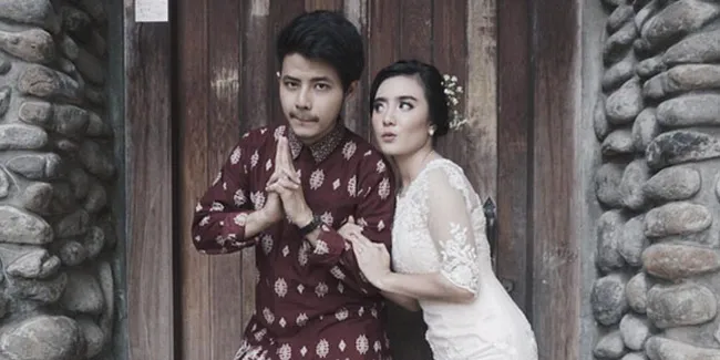 FOTO: Jarang Diberitakan, Vira Razak Diam-Diam Lamaran