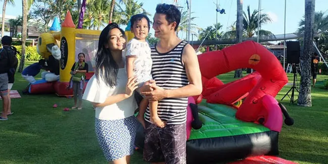 [FOTO] Liburan Lagi, Keluarga Titi Kamal Nikmati Indahnya Bali