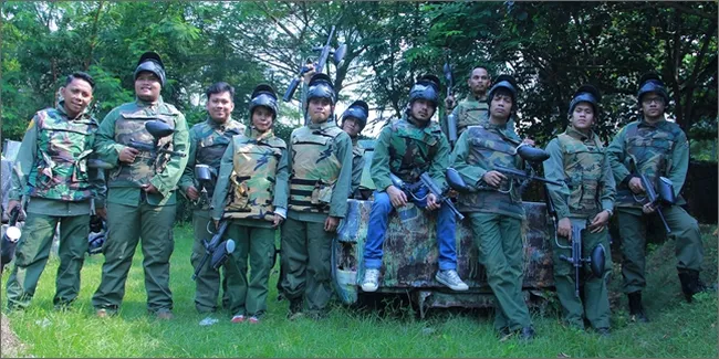Foto: Momen Seru d'Masiv Outbound Bareng Fans, Lewati Medan Sulit