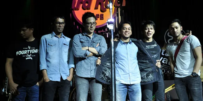 Foto Noah - Ariel Lelang Jaketnya dan Perkenalkan Personel Baru
