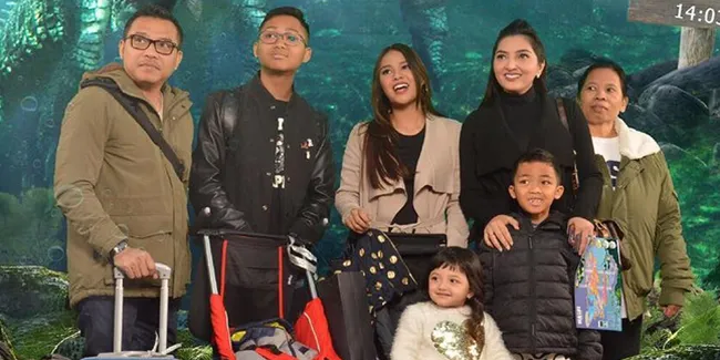 FOTO Potret Ceria Keluarga Hermansyah Saat Liburan ke Melbourne