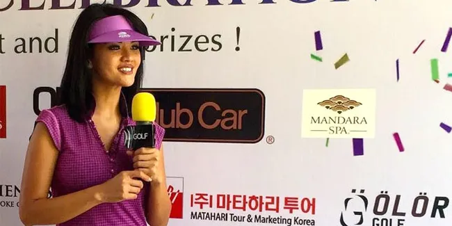 Foto: Saat Farah Quinn Tampil Cantik Sebagai Pegolf Perempuan