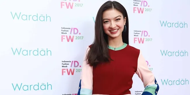 FOTO: Sering Berpose Gaya 'Duck Face', Begini Alasan Raline Shah