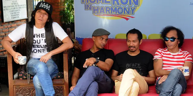 FOTO: Tidur, Jadi Kunci Slank Sukses Hibur Penonton di Acara Ini