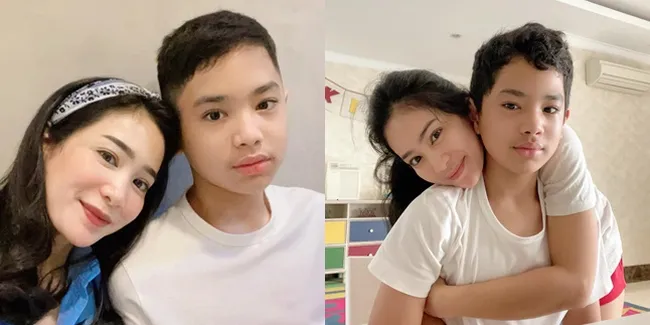 Ganteng Berdarah India, 8 Potret Karan Pradhi Singh Anak Bunga Zainal - Beranjak Remaja Wajahnya Makin Mirip Sang Mama