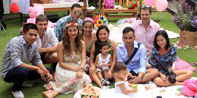 Garden Party Ulang Tahun Anak Pertama Indah Kalalo