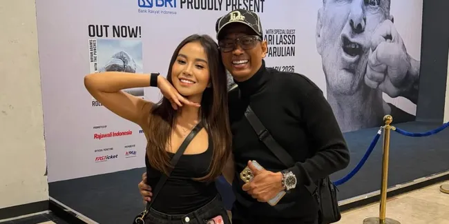 Gaya Mayang Lucyana Nonton Konser Bryan Adams Jakarta, Kompak dengan Doddy Sudrajat