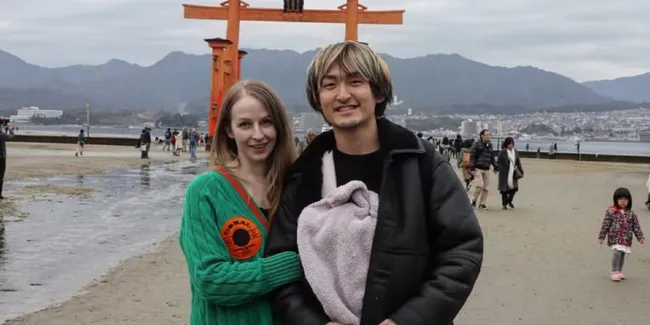 Potret Perjalanan Cinta Ryota 'ONE OK ROCK' dan Michelle Lavigne, Kini Resmi Bercerai