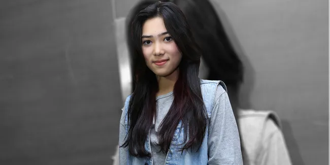 Isyana Sarasvati, Rival Raisa Yang Lulus Cum Laude & Penuh Piala?