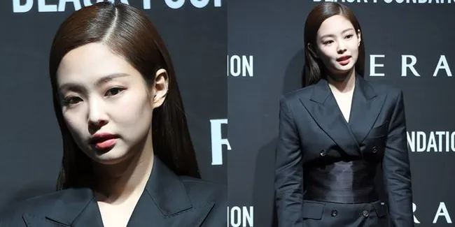 Jennie BLACKPINK Tampil Memukau Bak CEO Muda Hadiri Event Make-up