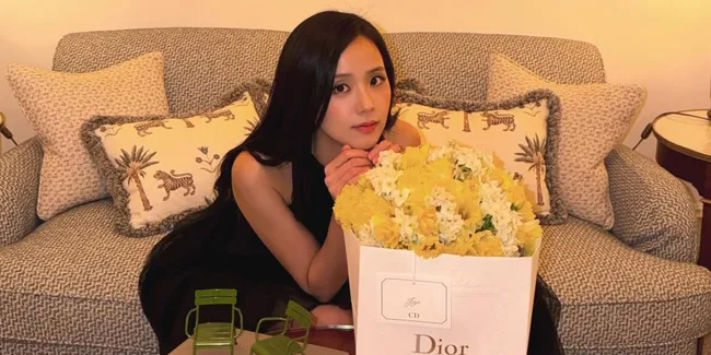 Jisoo BLACKPINK Stunning di Dior Paris Fashion Week 2026