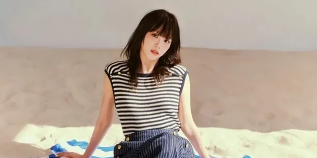 Jisoo BLACKPINK Tampil Berponi di Campaign Tommy Hilfiger, Visualnya Bikin Pangling