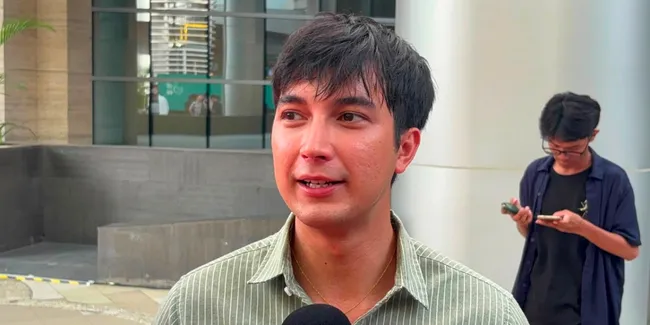 Junior Roberts Kenang Masa SMA, Pernah Bolos Kelas Demi Nongkrong di Kantin