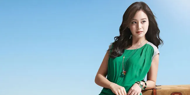 Kecantikan Sempurna Kim Tae Hee di Isabey de Paris
