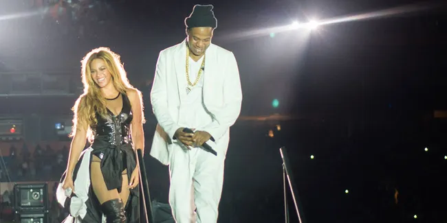 Kemesraan Beyonce dan Jay Z di On The Run Tour - Crazy in Love