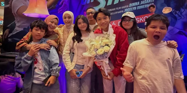 Kiesha Alvaro di Gala Premiere Film Terbaru: Pasha, Adelia, & Okie Kompak Beri Dukungan