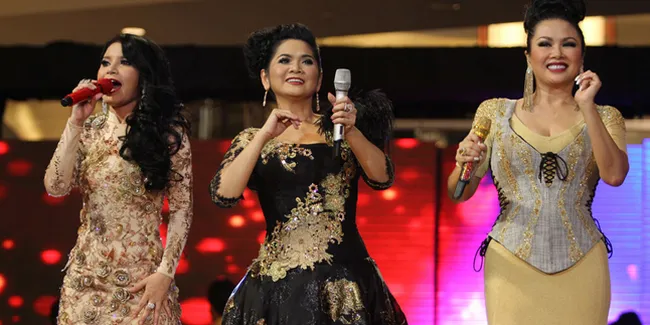 Kolaborasi 3 Diva Indonesia di Kemang Fashion Week