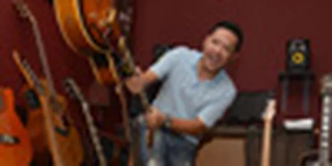 Koleksi Gitar Ari Gruvi