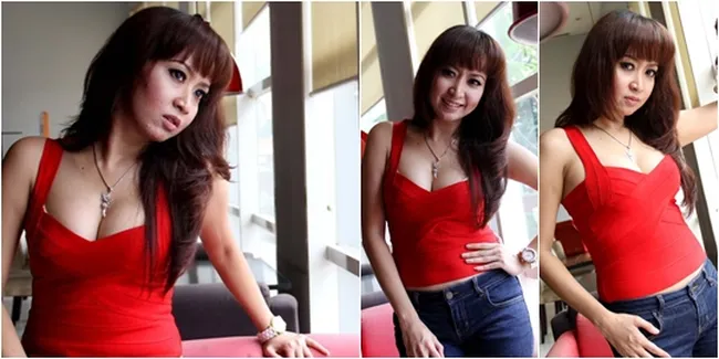 Koleksi Seksi Demitha Pelantun Lagu Bukan Diriku