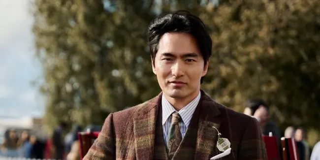 Lee Jin Wook Brewokan di LACMA Gala 2025, Transformasinya Bikin Pangling