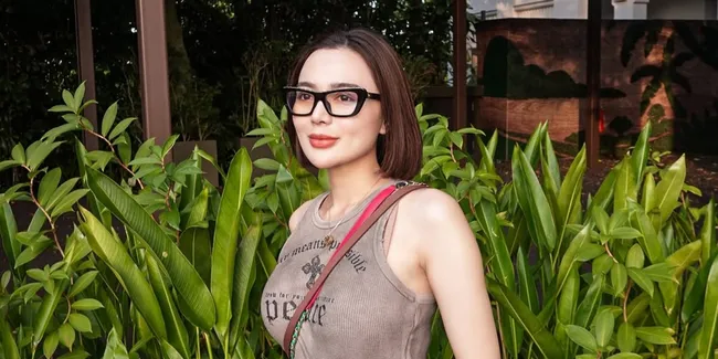 Liburan ke Singapura, Wika Salim Mesra dengan Max Adam 