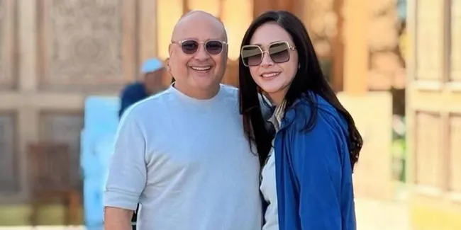 Maia Estianty dan Irwan Mussry ke Uzbekistan, Dikasih Peci Cantik