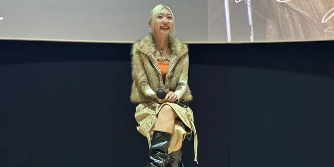 MELONii Rayakan Debut Solo dan Ulang Tahun Ke-26 di Jakarta Bareng Fans