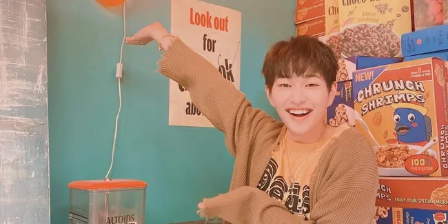 Meskipun Jarang Posting, Penggemar Dibuat Tersenyum Melihat Foto-Foto Lama Onew SHINee di Instagram Berikut Ini