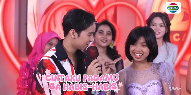 Momen Arbil Gombalin Para Peserta Audisi D'Academy 8, Bikin Melting!