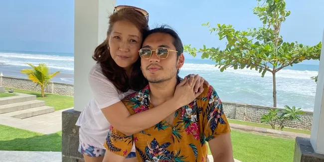 Momen Kedekatan Giorgino Abraham dengan Sang Ibu, Cocoknya Lebih ke Kakak Adik