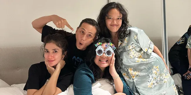 Momen Kejutan Ulang Tahun Amel Anak Ussy Sulistiawaty yang ke-18 di Australia, Tetap Cantik Meski Bangun Tidur