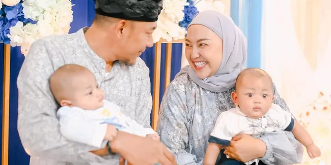 Mpok Alpa Meninggal Dunia, Ini 7 Potret Kenangan Bersama Keluarga - Si Kembar Masih 10 Bulan