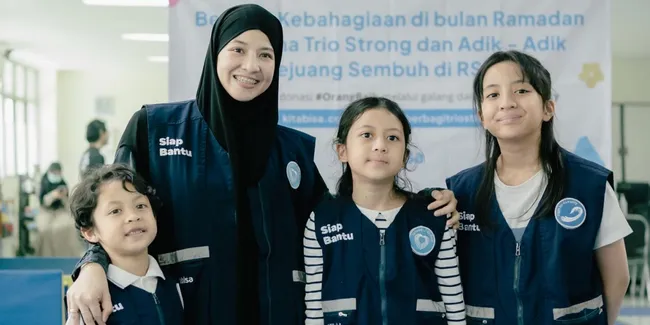Natasha Rizky Ajak Tiga Anaknya Bakti Sosial, Ajarkan Peduli Sesama