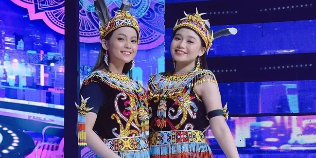 Panen Pujian, Intip Potret Cantik Aulia DA & Putri DA Pakai Baju Dayak - Mengaku Bangga dan Sekaligus Merinding