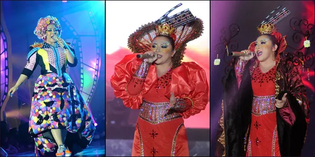 Parade Gaun Nyentrik di Konser Melly Goeslaw