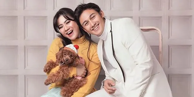 Pemotretan Mesra Caesar Hito & Felicya Bersama Anjing Kesayangan