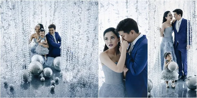 Pemotretan Natal Keluarga Glenn - Chelsea, Nastusha Ikut Berpose